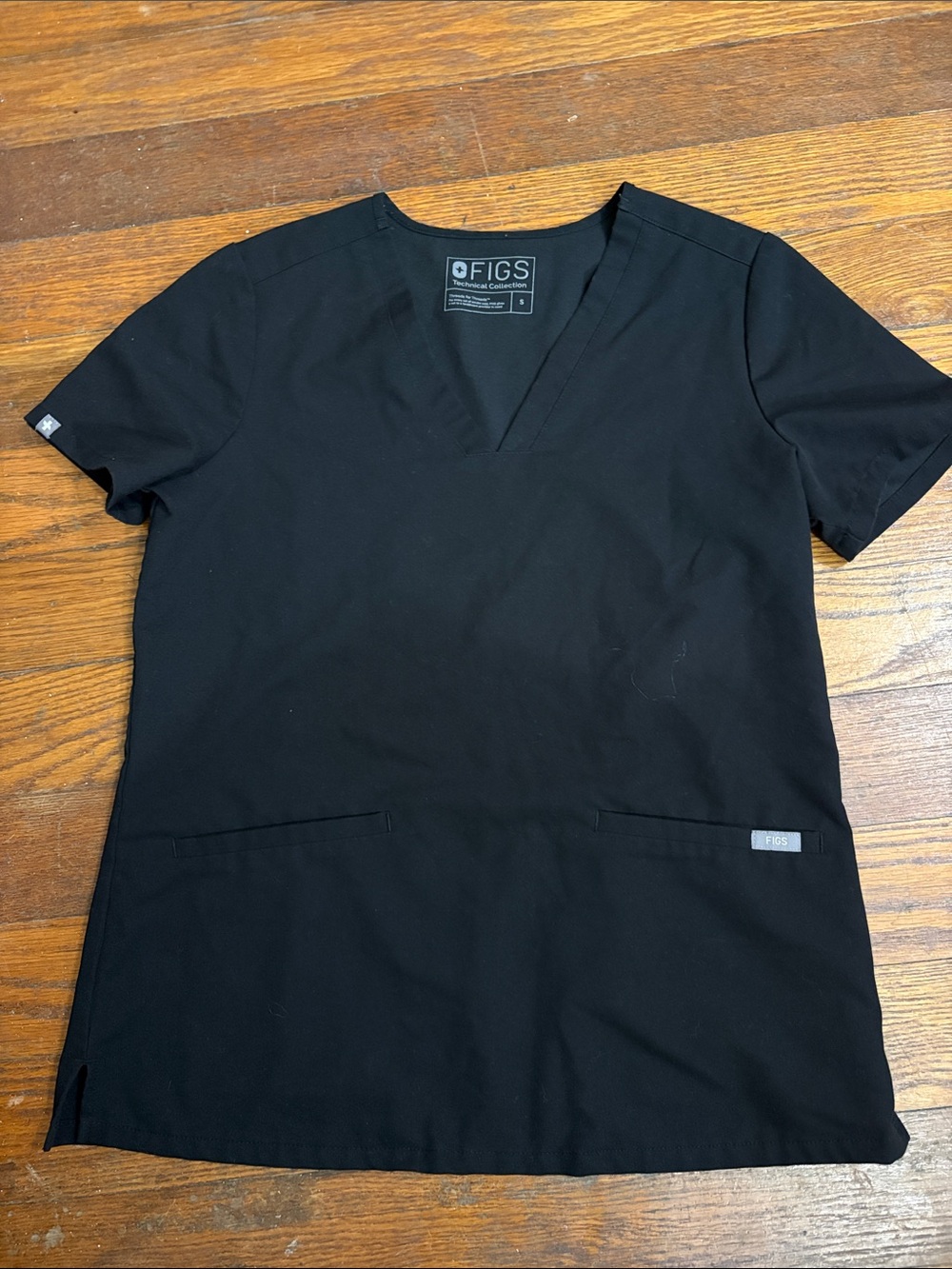 FIGS Technical Collection Casma Black Scrub Top V-Neck Size S